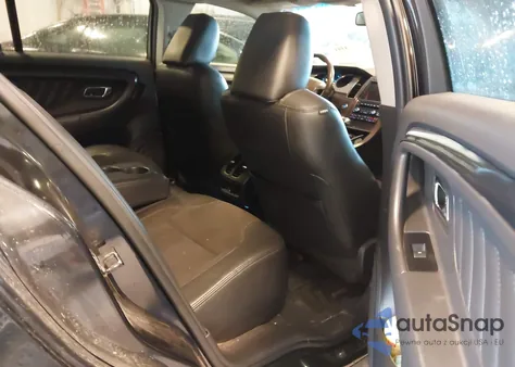 2010 Ford Taurus Sho z USA, uszkodzony, nr VIN 1FAHP2KT2AG106188